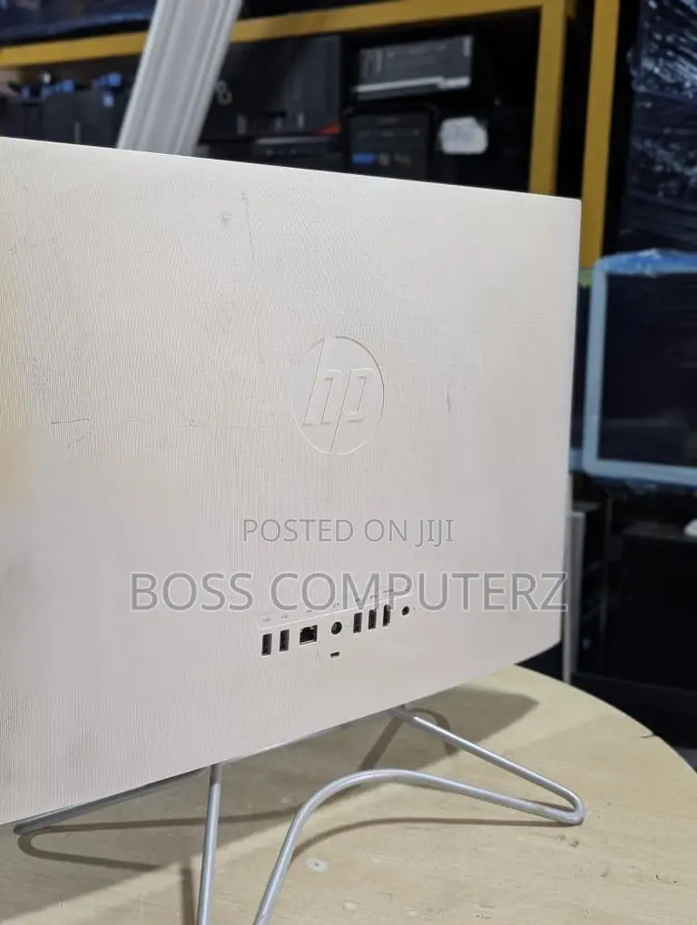 Desktop Computer HP 200 G4 22 All-in-One 8GB Intel Core i5 SSD 256GB