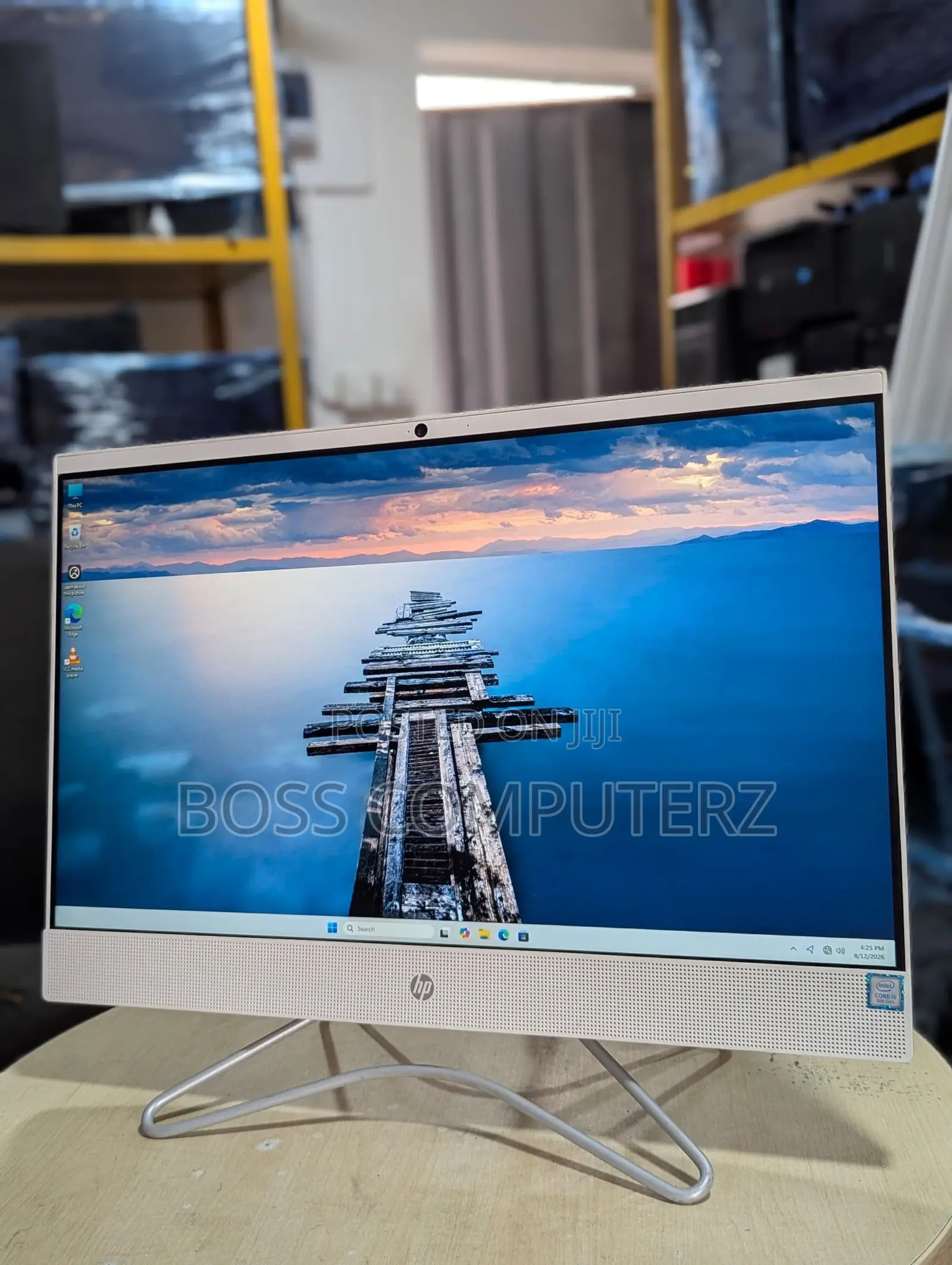 Desktop Computer HP 200 G4 22 All-in-One 8GB Intel Core i5 SSD 256GB