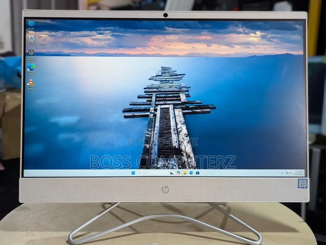 Desktop Computer HP 200 G4 22 All-in-One 8GB Intel Core i5 SSD 256GB