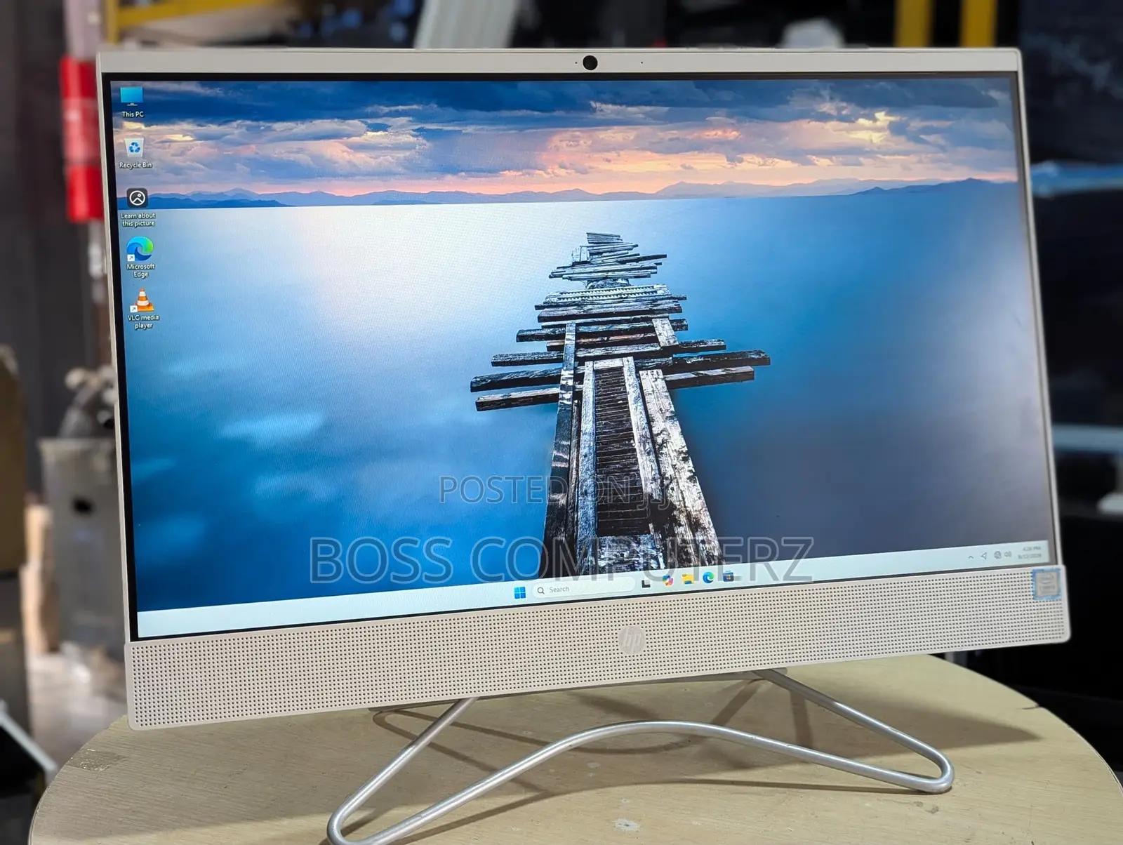 Desktop Computer HP 200 G4 22 All-in-One 8GB Intel Core i5 SSD 256GB