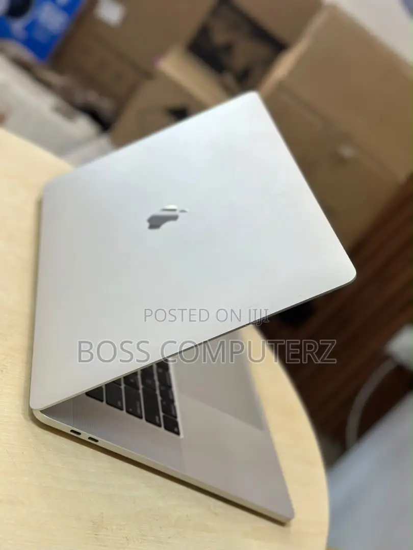 Laptop Apple MacBook Pro 2019 32GB Intel Core i9 SSD 1T