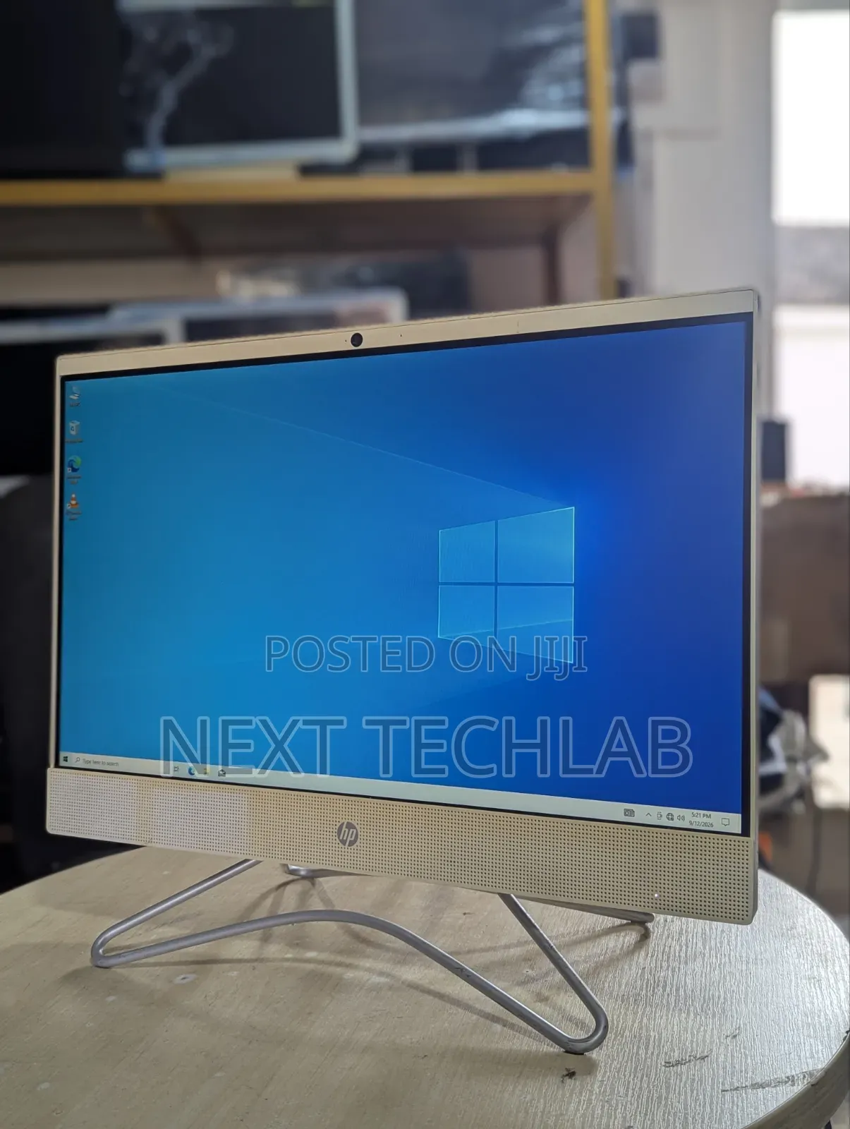 Desktop Computer HP 200 G4 All-in-One 8GB AMD HDD+SSD 128GB