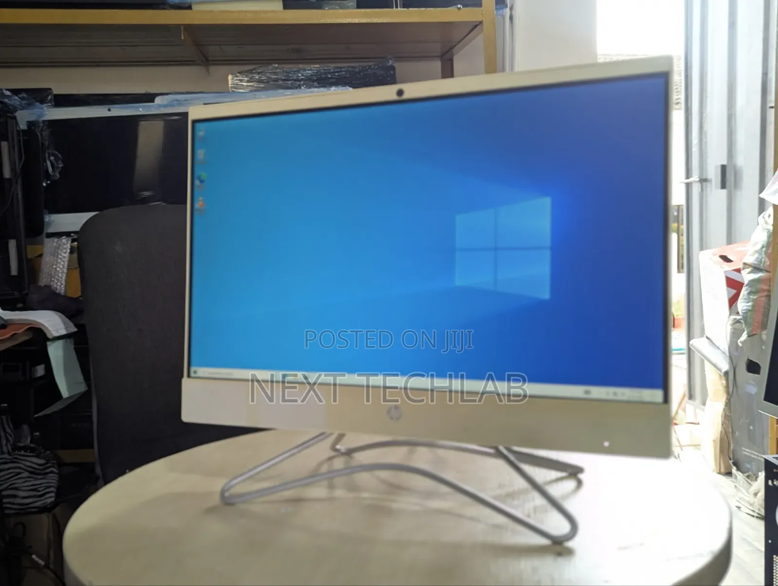 Desktop Computer HP 200 G4 All-in-One 8GB AMD HDD+SSD 128GB