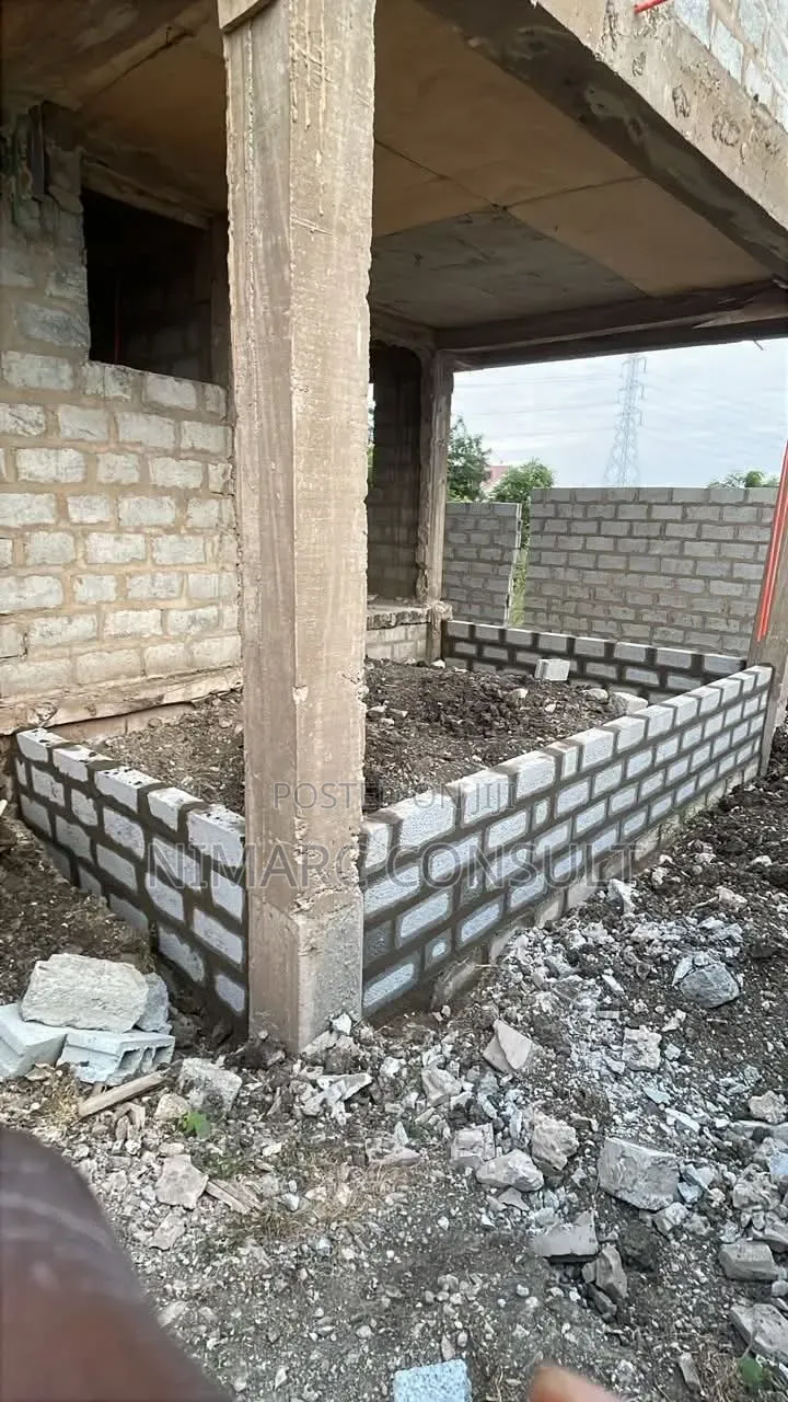 Building Contractor