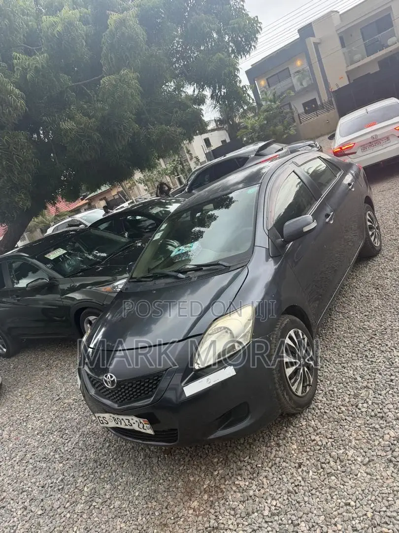 Toyota Belta 2010 Gray