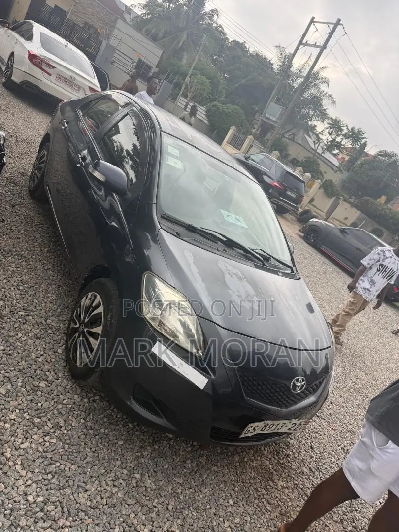 Toyota Belta 2010 Gray
