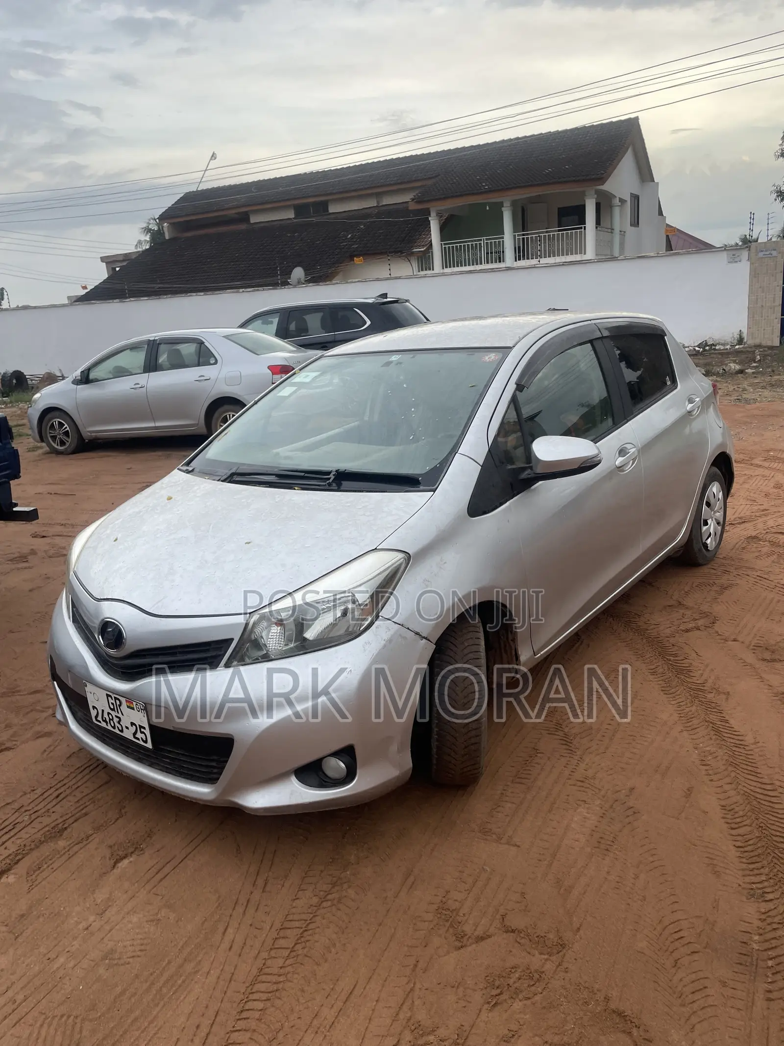 Toyota Vitz 2012 Silver