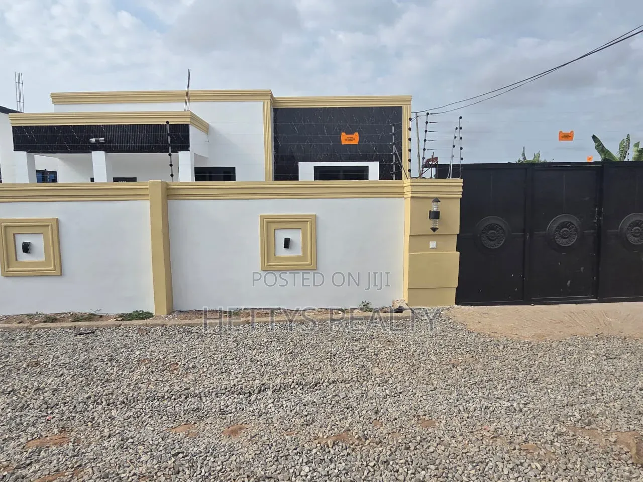 3bdrm House in Adade for sale