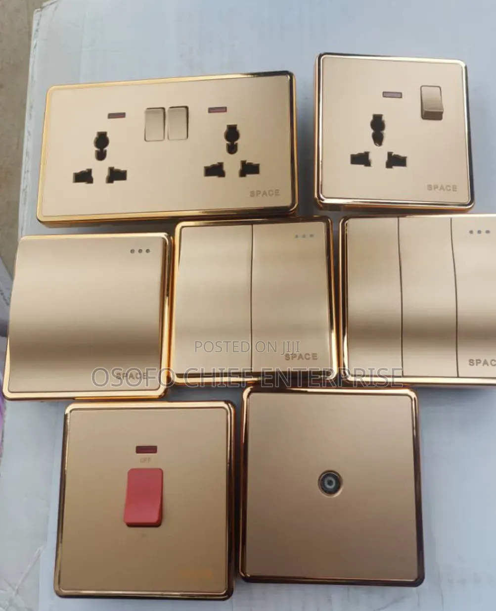 Gold Double Socket