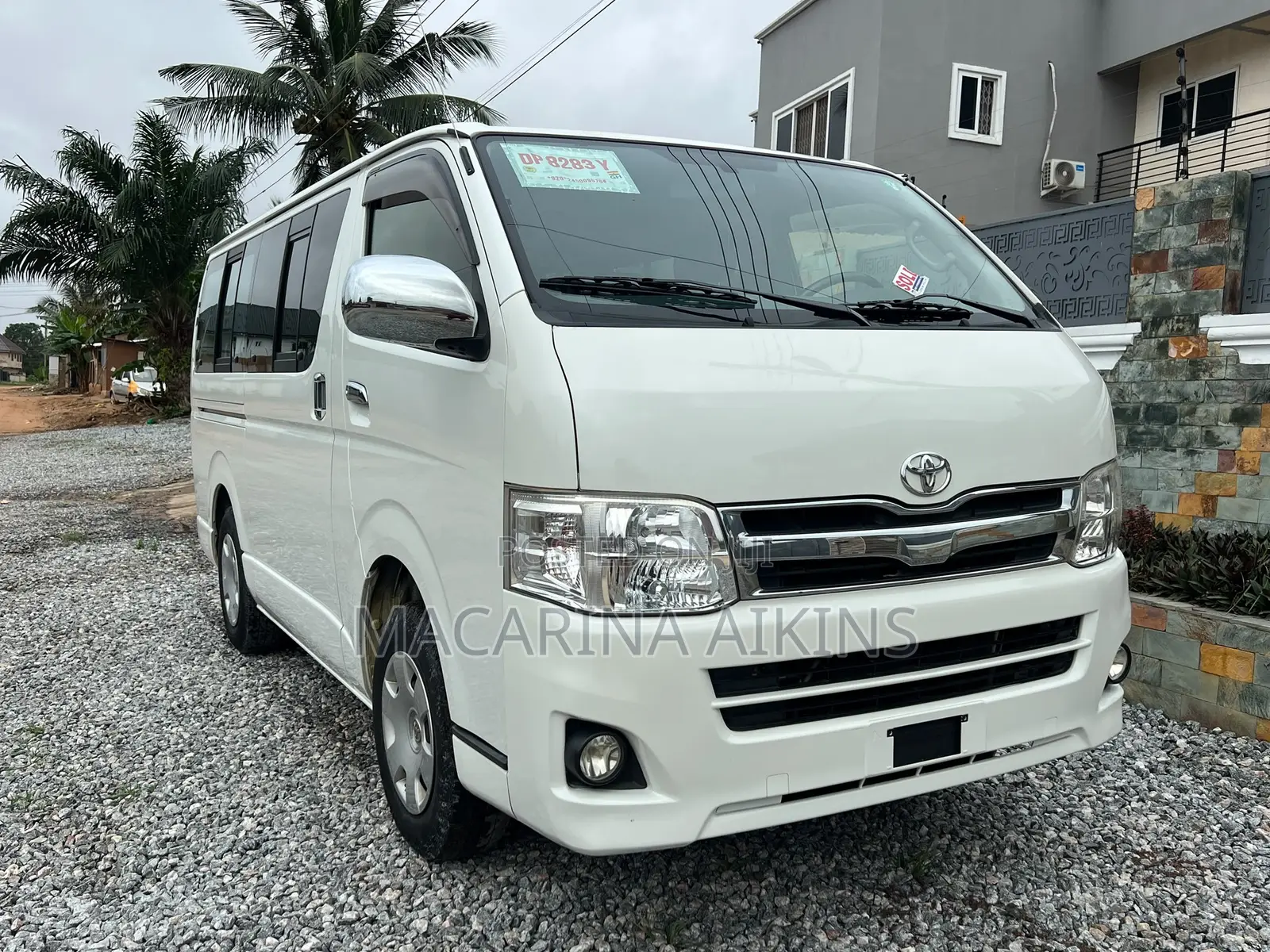 Toyota Grand HiAce 2002 White