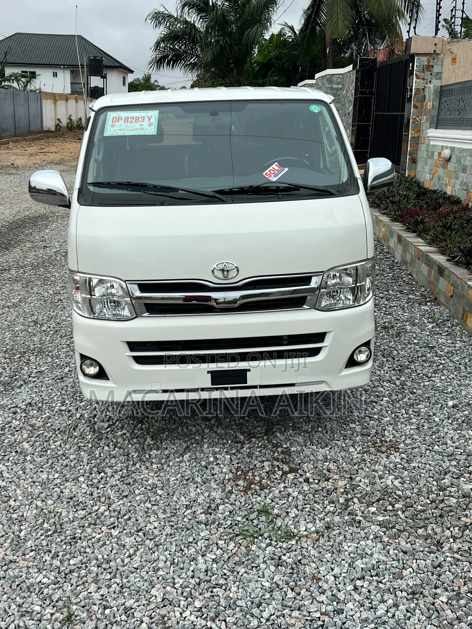 Toyota Grand HiAce 2002 White
