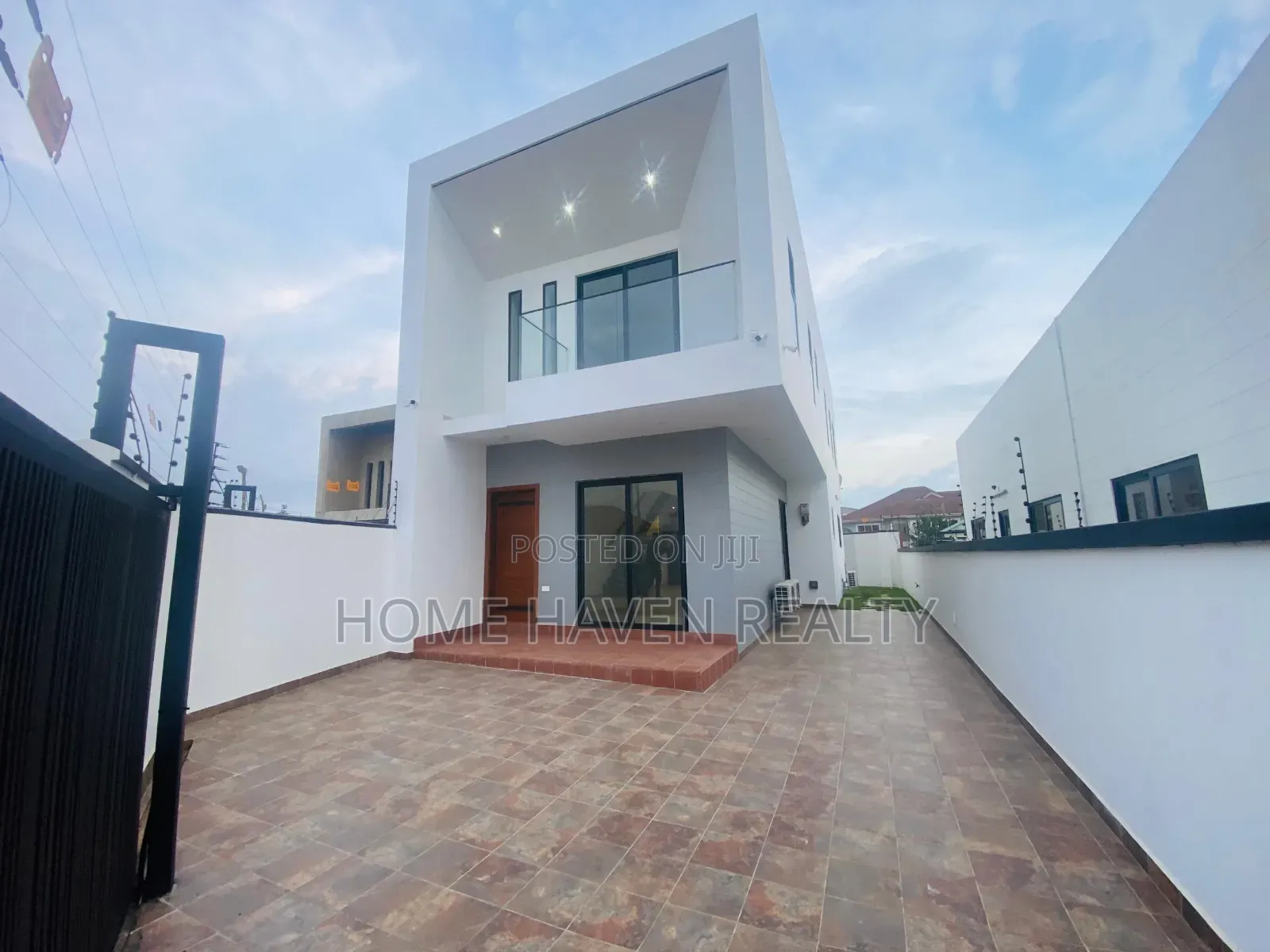 2bdrm House in Spintex Coastal, Baatsona Total for sale