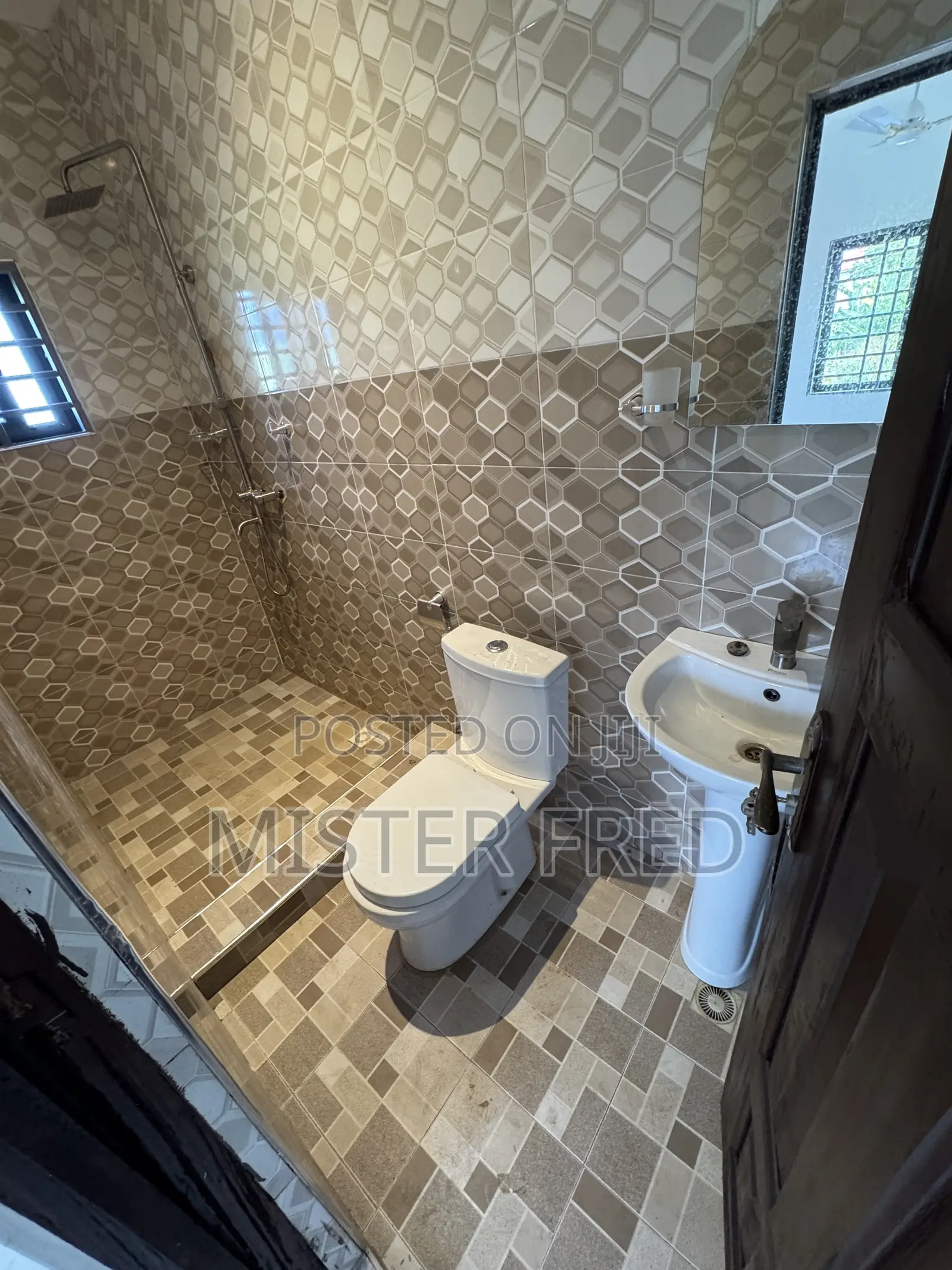 2bdrm Apartment in Ayalolo, Weija for rent