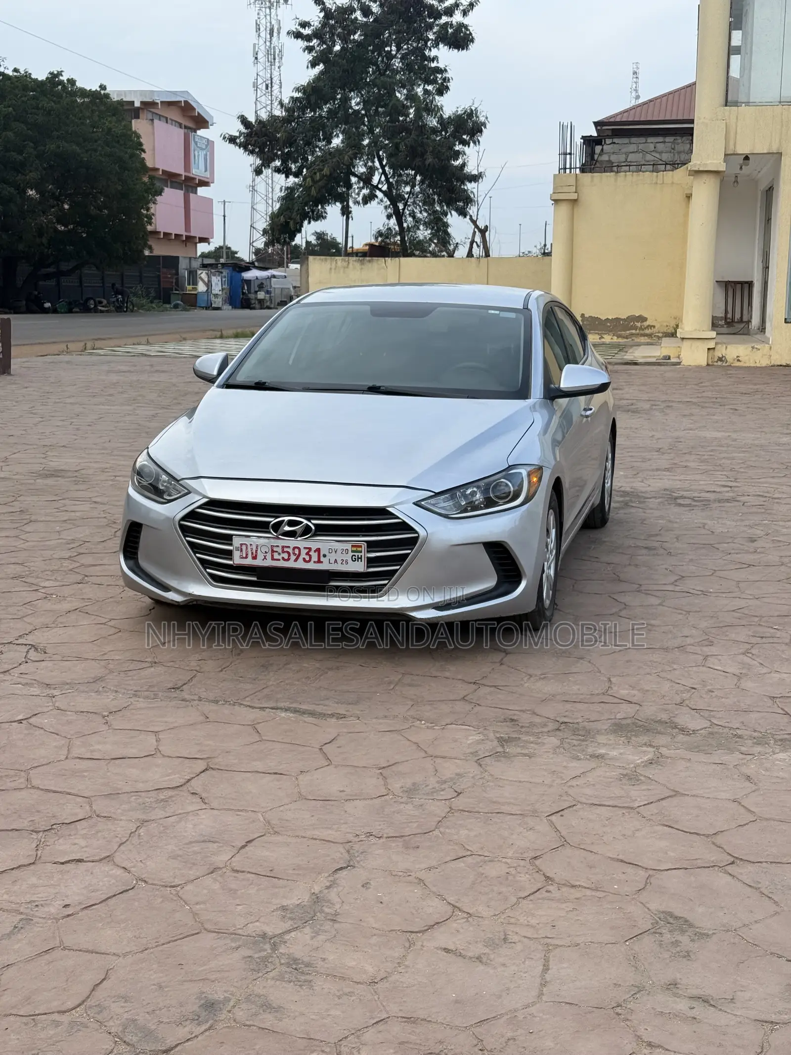 Hyundai Elantra SE Sedan FWD (2.0L 4cyl 6M) 2017 Silver
