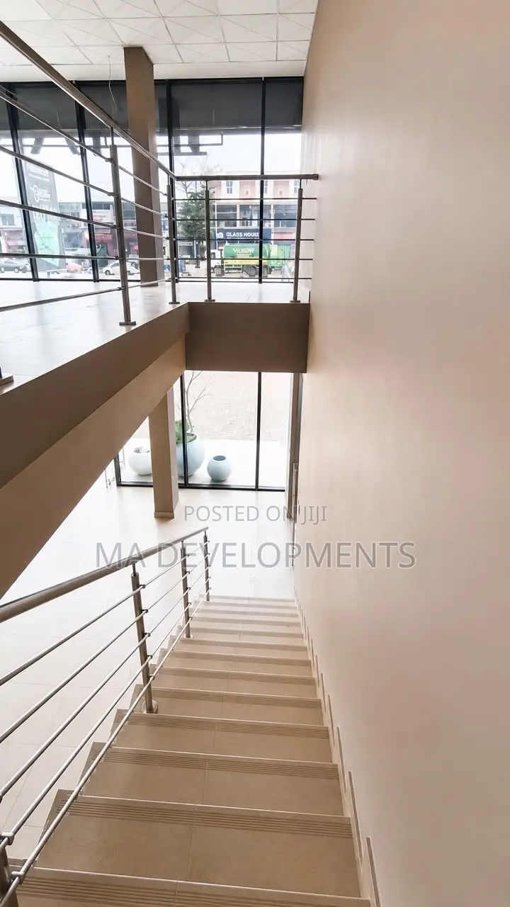 400 Square Meter Commercial Space for Rent at North Legon
