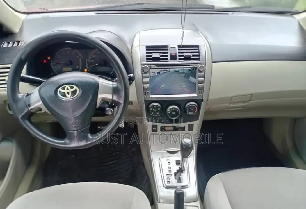 Toyota Corolla LE 4dr Sedan (1.8L 4cyl 4A) 2013 Red