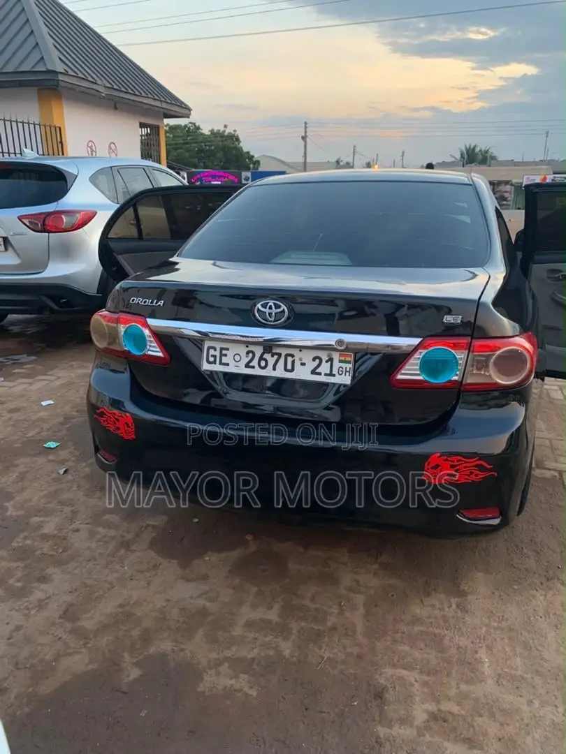 Toyota Corolla LE 4dr Sedan (1.8L 4cyl 4A) 2013 Black
