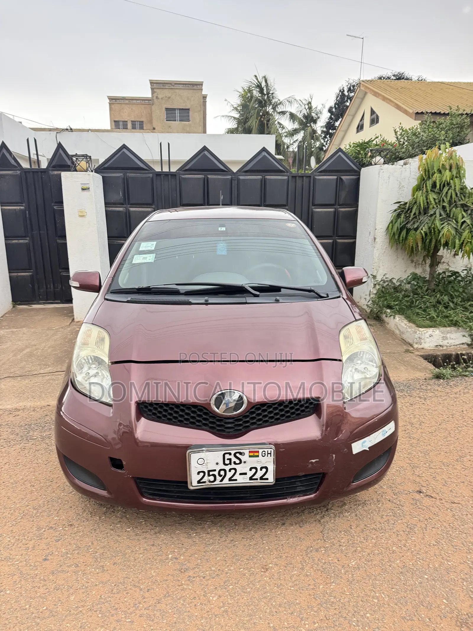 Toyota Vitz 1.3 AWD 3dr 2010 Burgundy