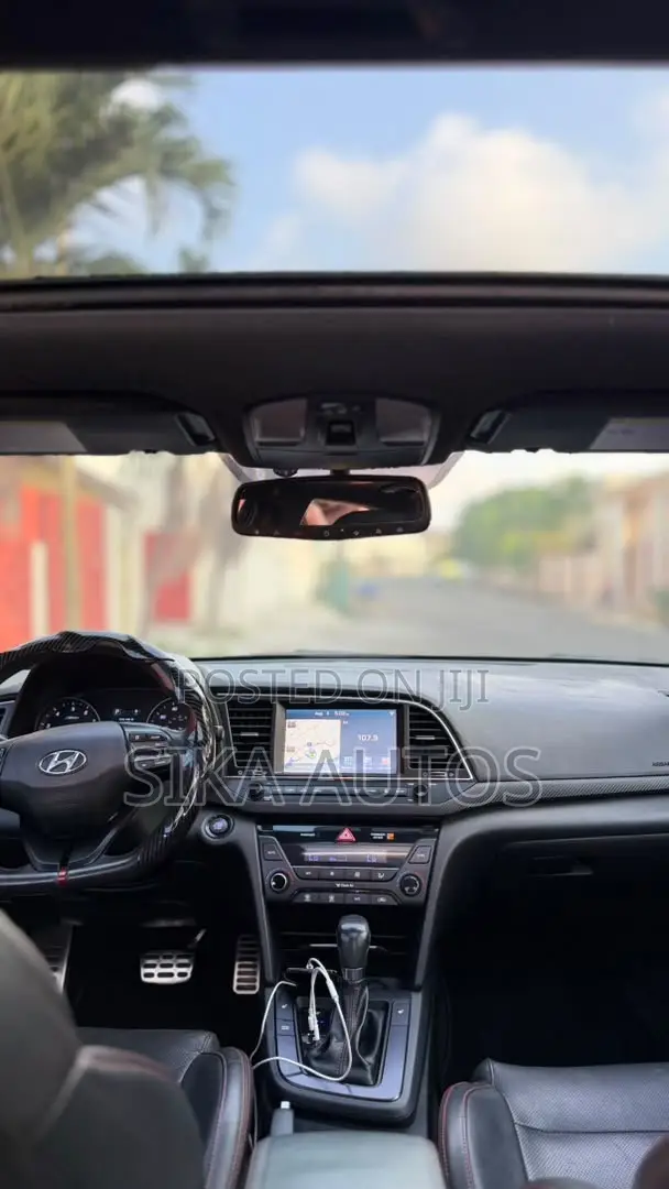 Hyundai Elantra Sport Sedan FWD (1.6L 4cyl 6M) 2017 Blue