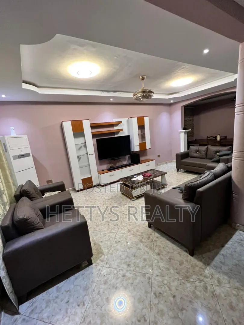 5bdrm House in Olebu for sale