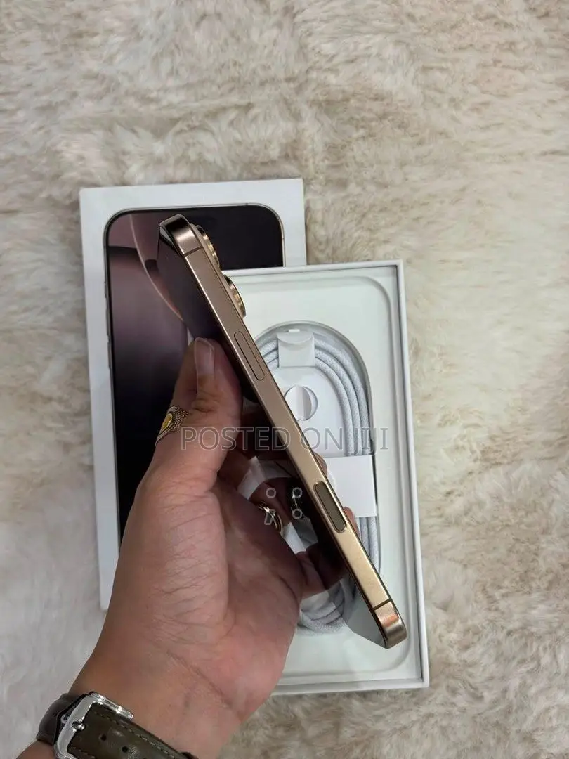 Apple iPhone 16 Pro Max 256 GB Gold