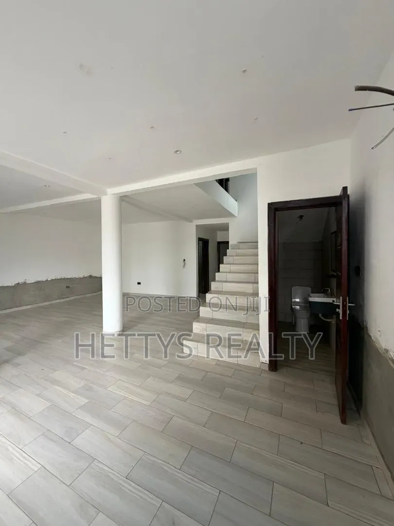 5bdrm House in Melcom for sale
