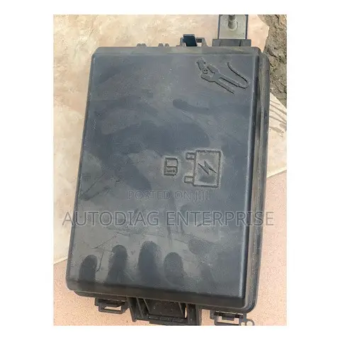 Dodge CHARGER MAGNUM Fuse Box