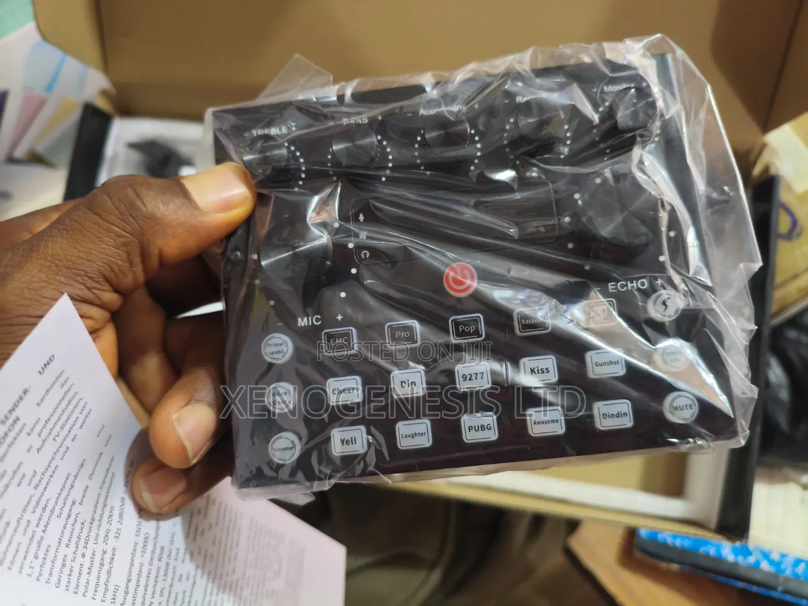 V8 Livestreaming Sound Card With Microphone