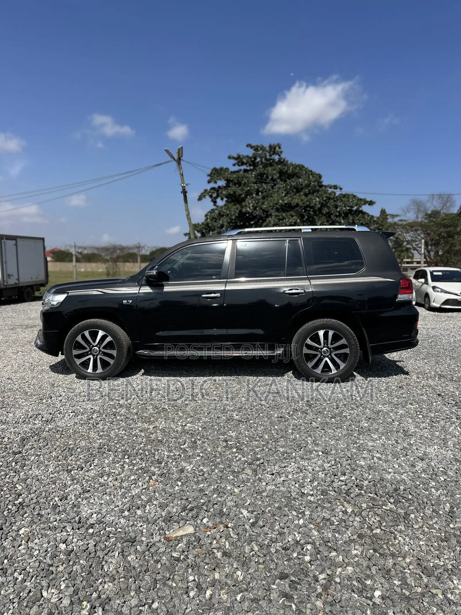 Toyota Land Cruiser 5.7 V8 VX-S 2019 Black