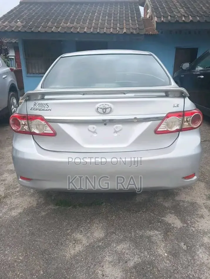 Toyota Corolla LE 4dr Sedan (1.8L 4cyl 4A) 2012 Silver