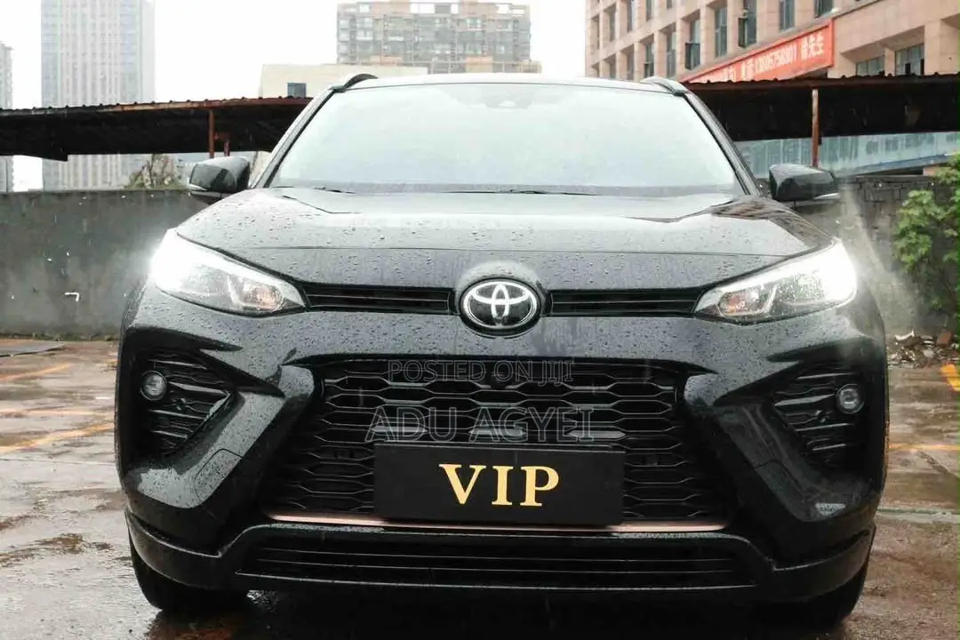 Toyota RAV4 XLE Premium 2025 Black