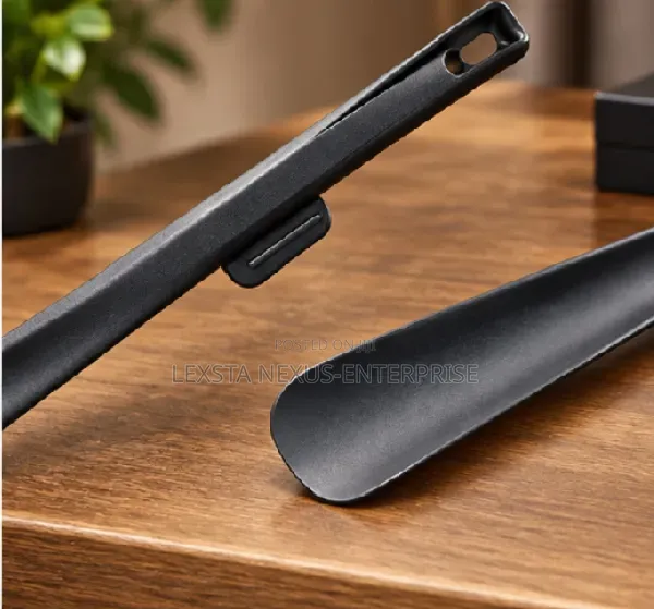 Long Shoe Horn/ Shoe Wearer