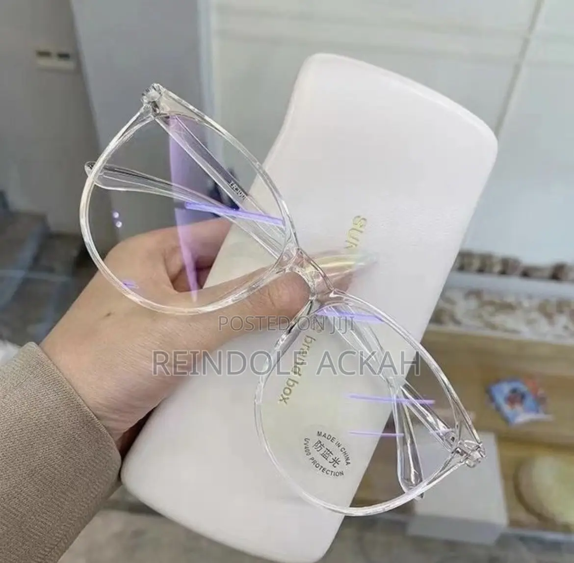 Iltra Light Blue Transparent Glasses