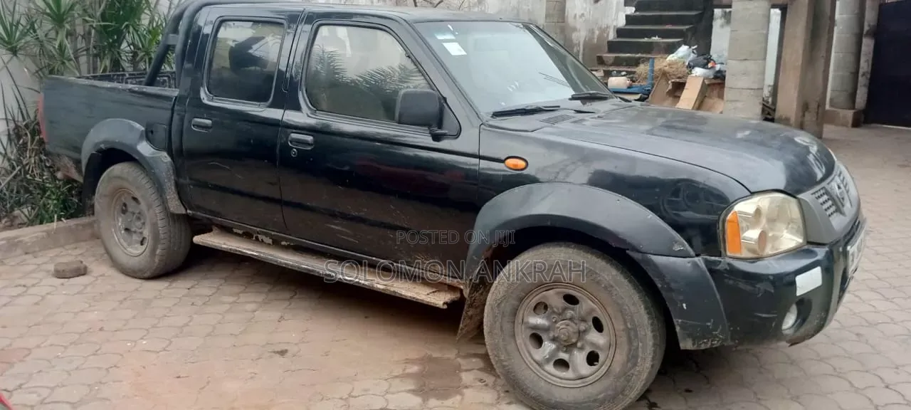 Nissan Hardbody 2010 Black