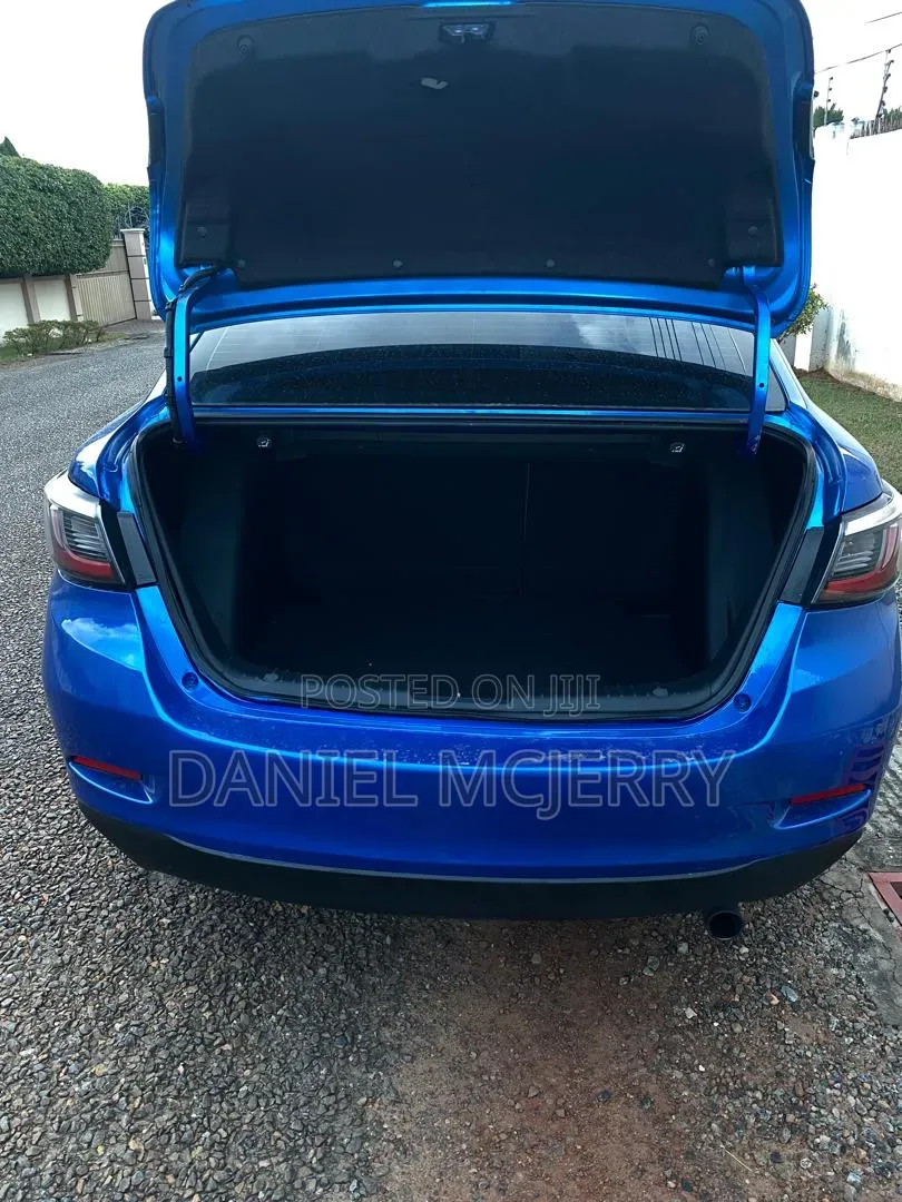 Toyota Yaris 2020 Blue