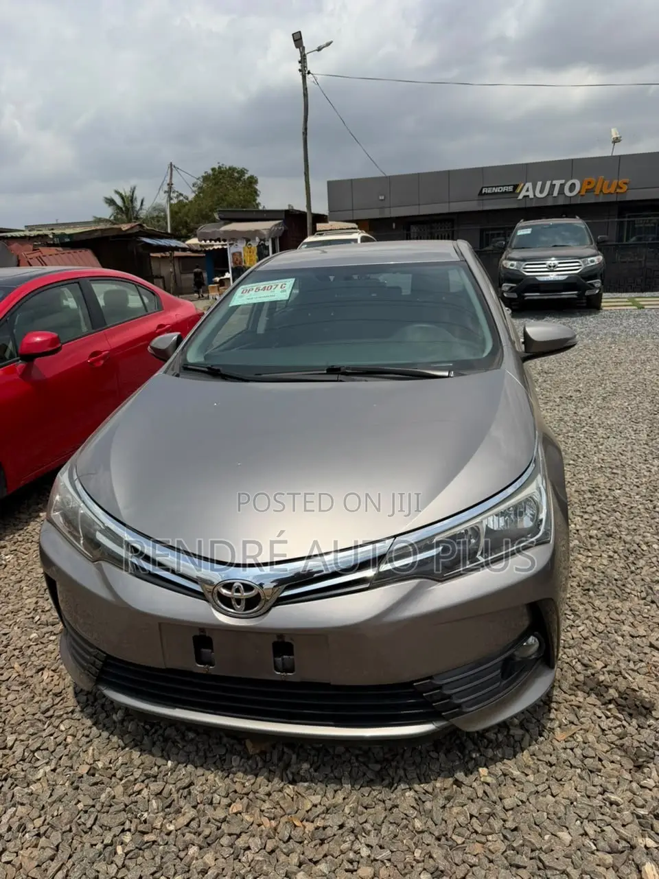 Toyota Corolla SE 4dr Sedan (1.8L 4cyl CVT) 2017 Beige