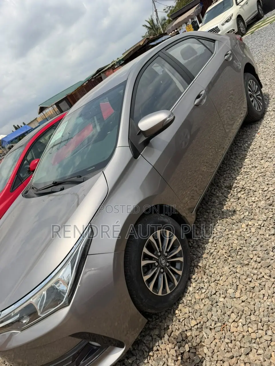 Toyota Corolla SE 4dr Sedan (1.8L 4cyl CVT) 2017 Beige
