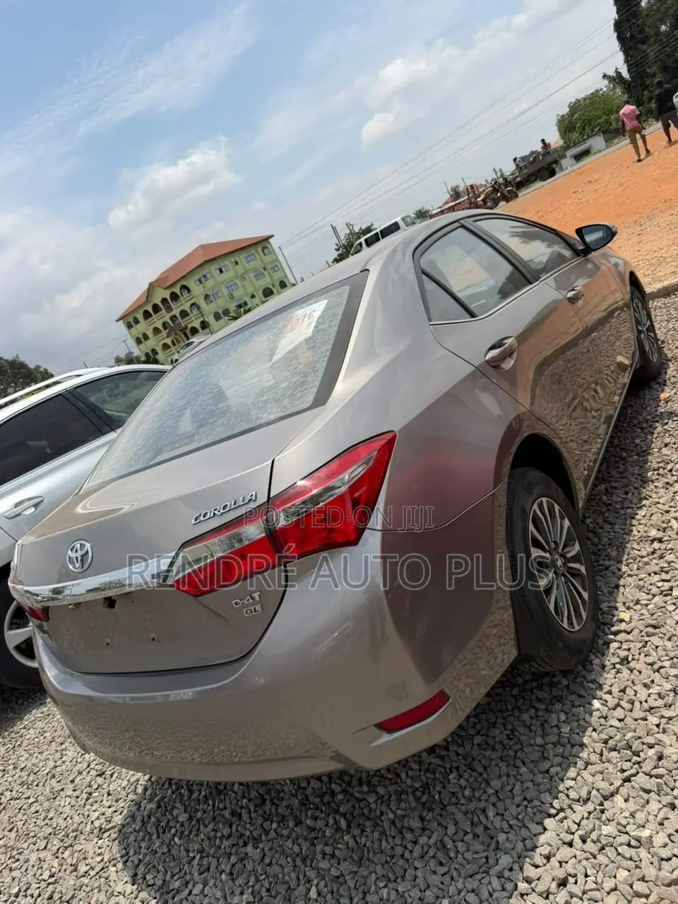 Toyota Corolla SE 4dr Sedan (1.8L 4cyl CVT) 2017 Beige
