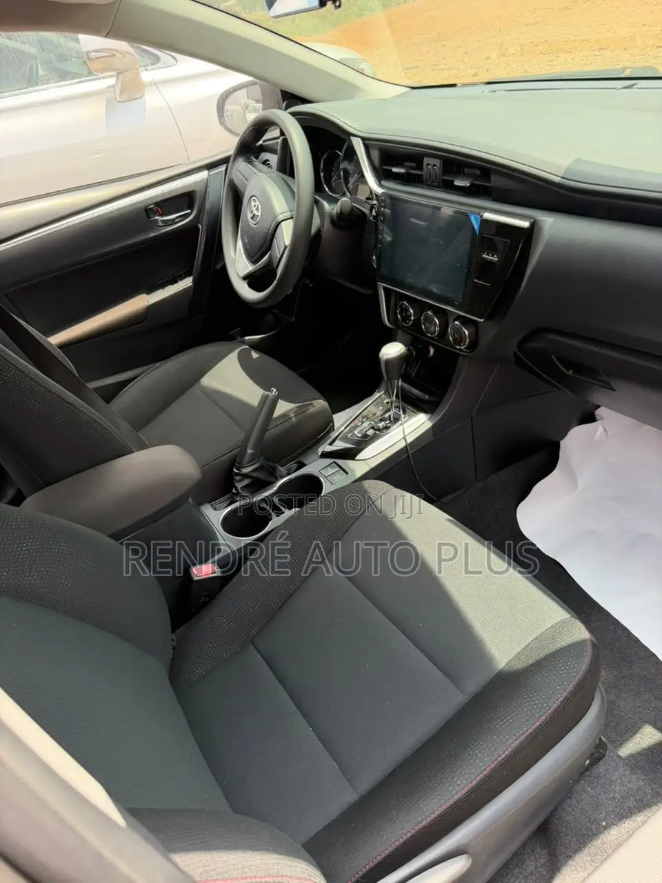 Toyota Corolla SE 4dr Sedan (1.8L 4cyl CVT) 2017 Beige