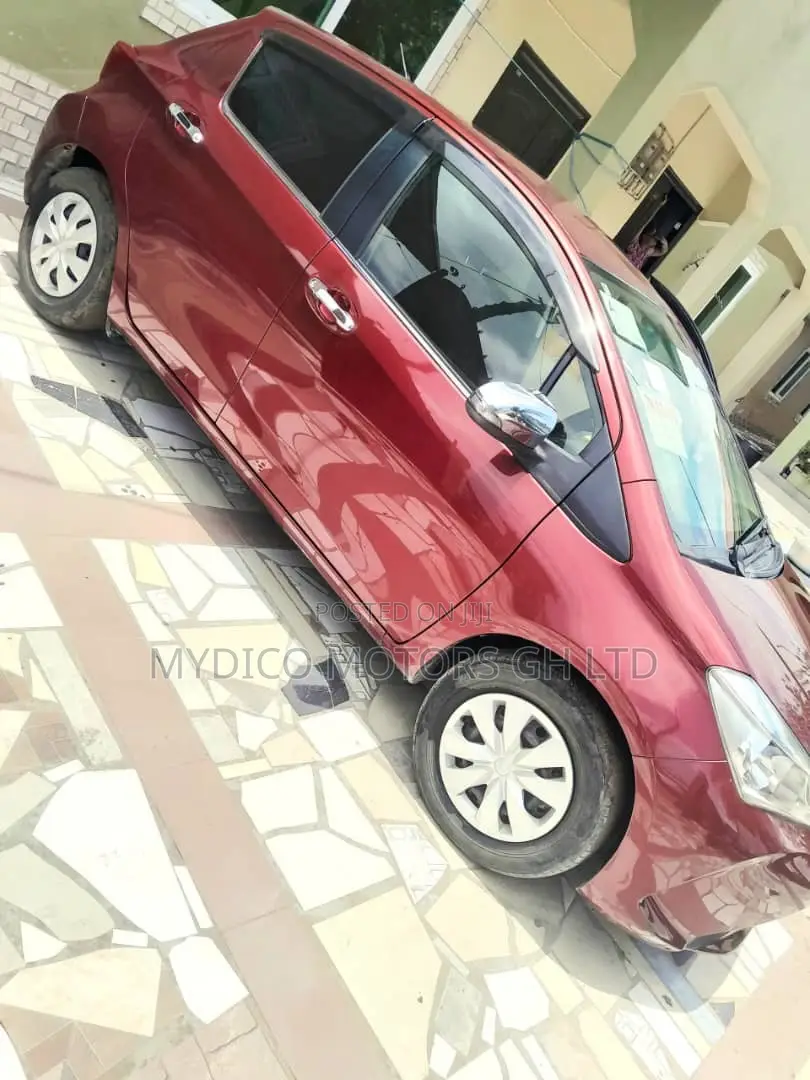 Toyota Vitz 1.3 AWD 3dr 2015 Red