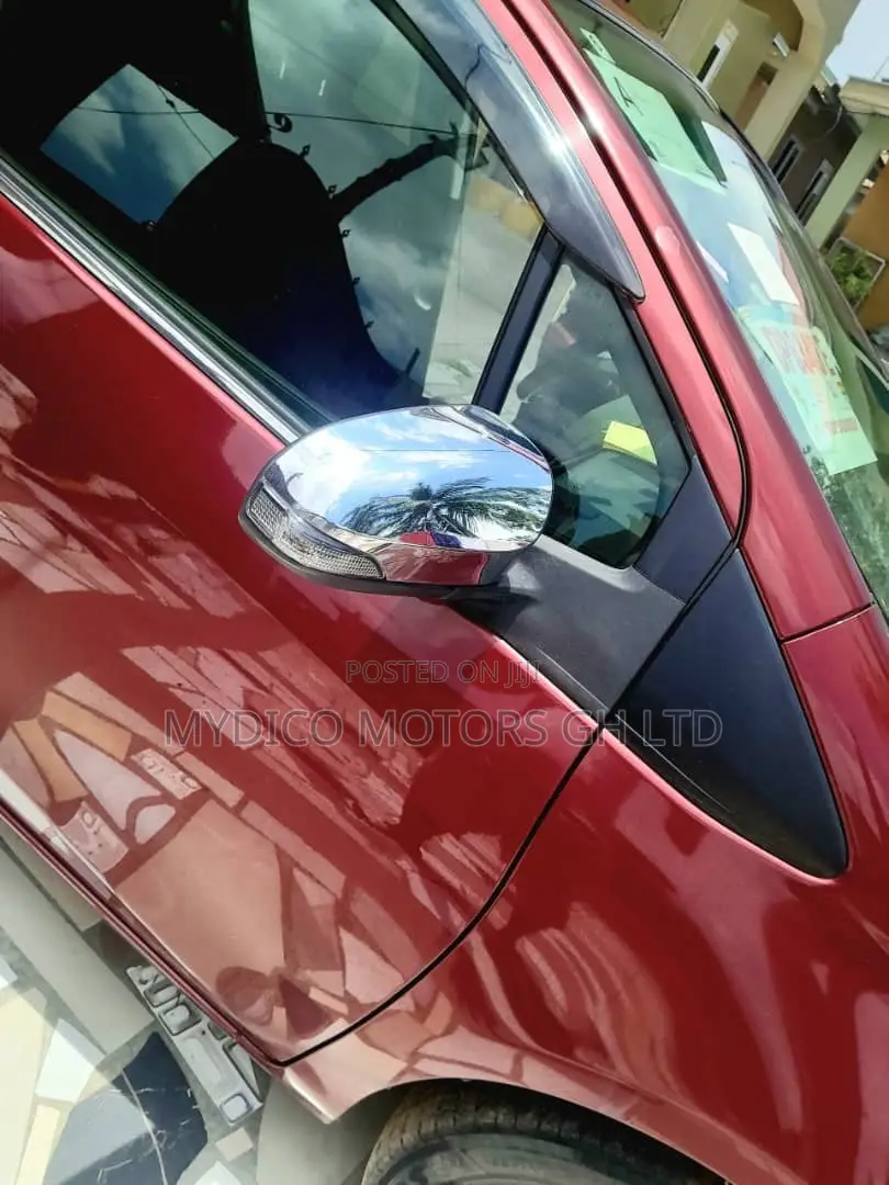Toyota Vitz 1.3 AWD 3dr 2015 Red
