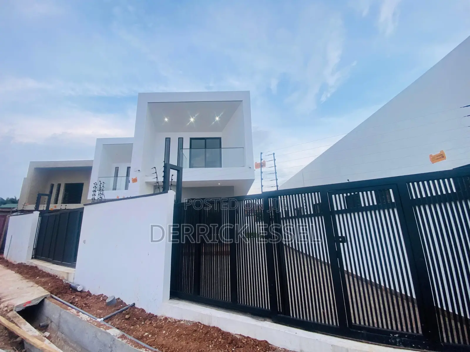 3bdrm House in Christ Mind Limited, Spintex for sale