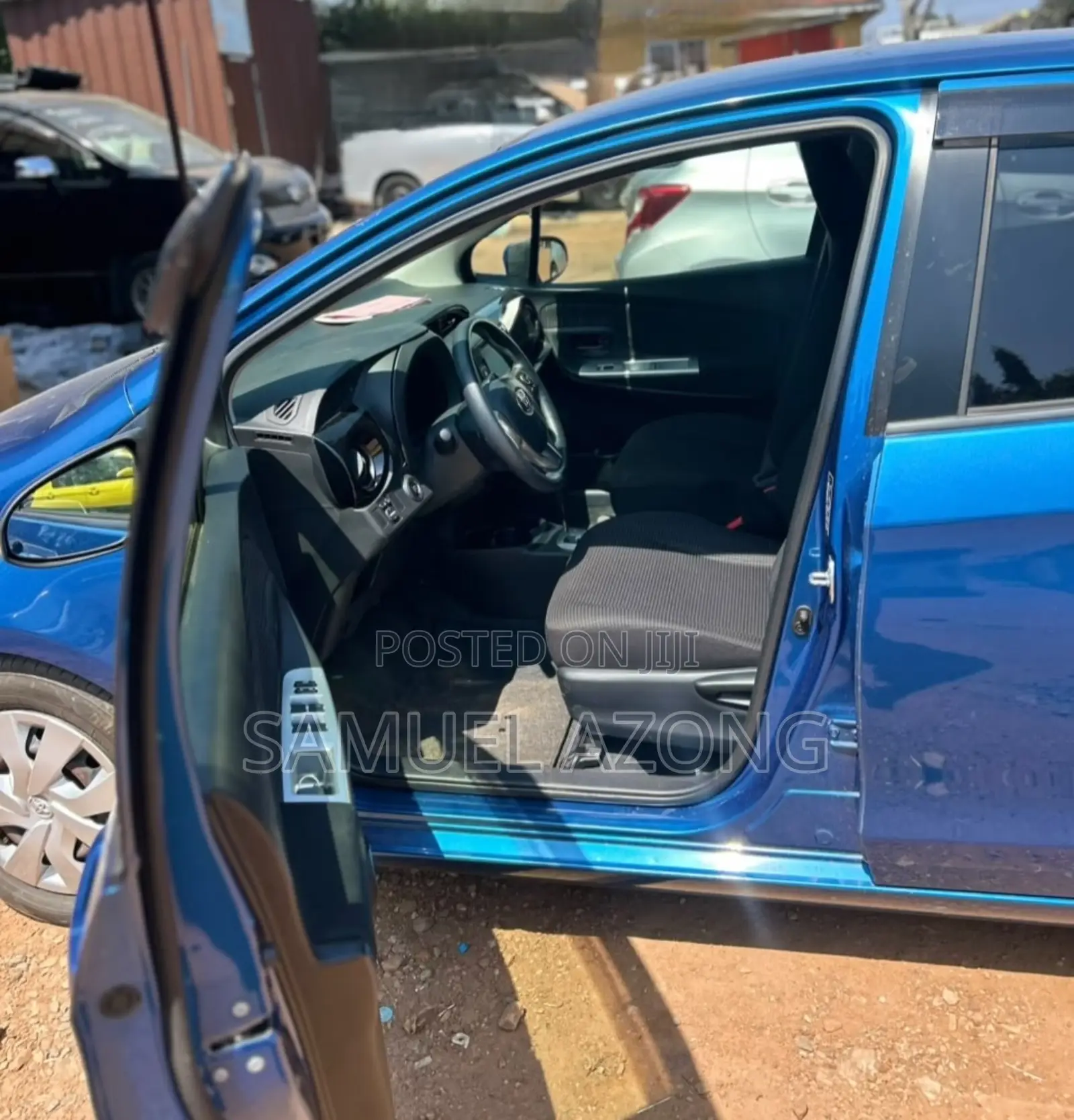 Toyota Vitz 1.3 AWD 3dr 2015 Blue