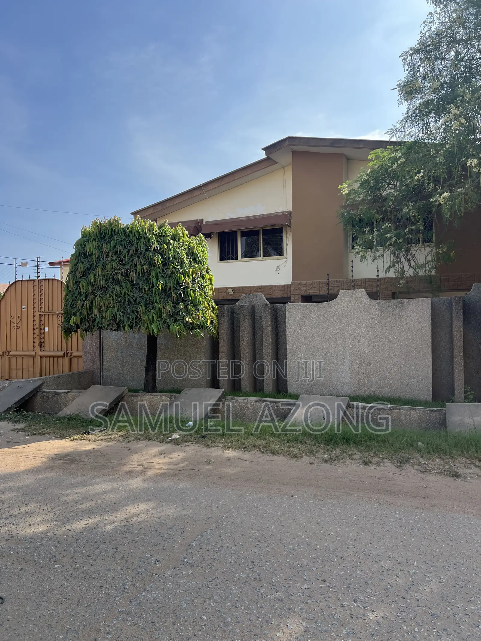 8bdrm House in Dansoman Estate, Round About for sale