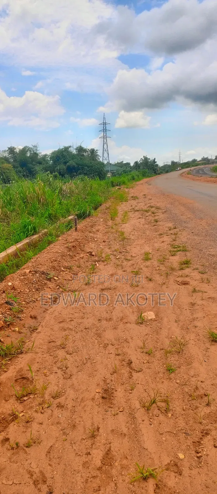 Land for at UHAS Roundabout (Etoé)