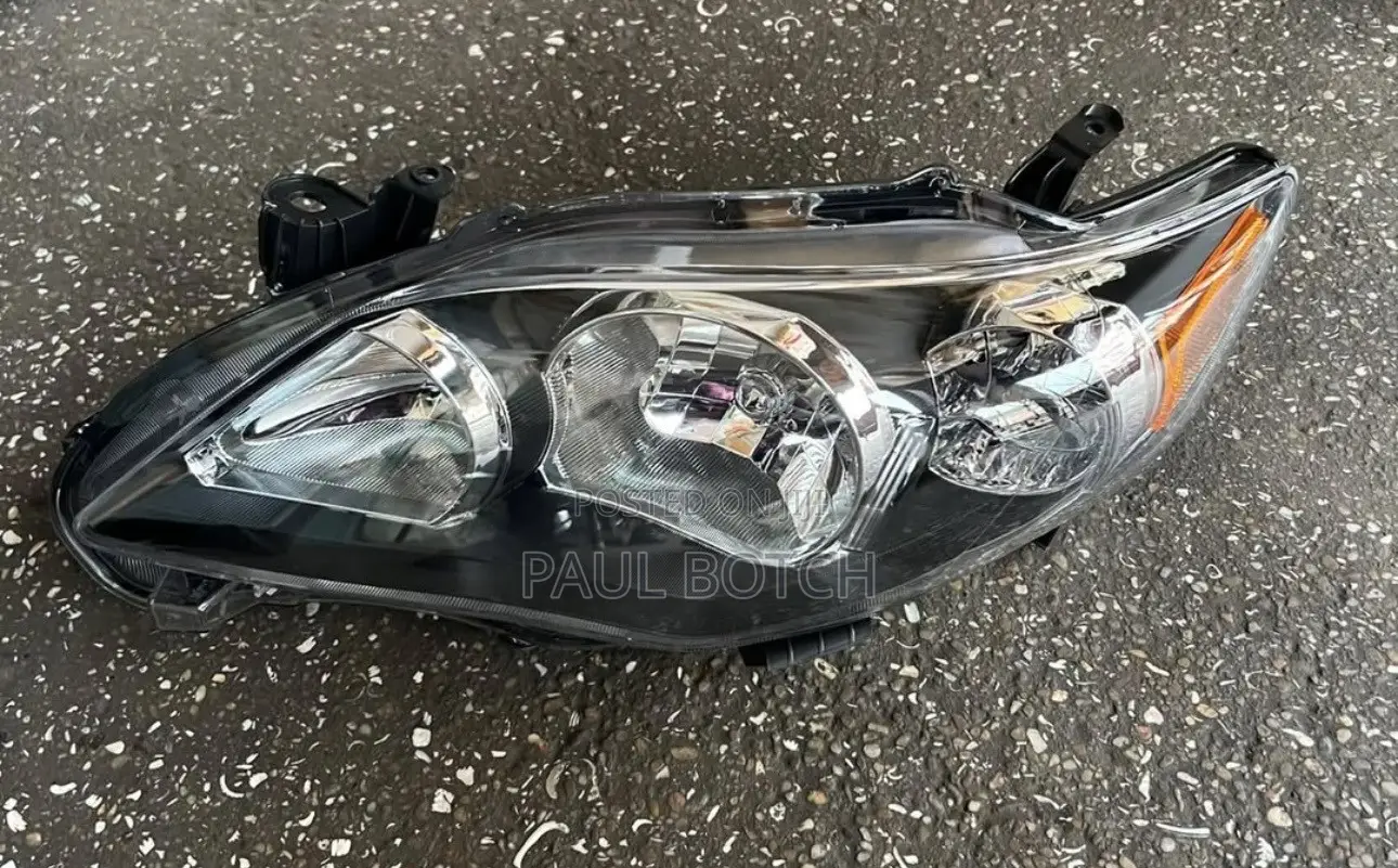 2011–2013 Toyota Corolla Headlight