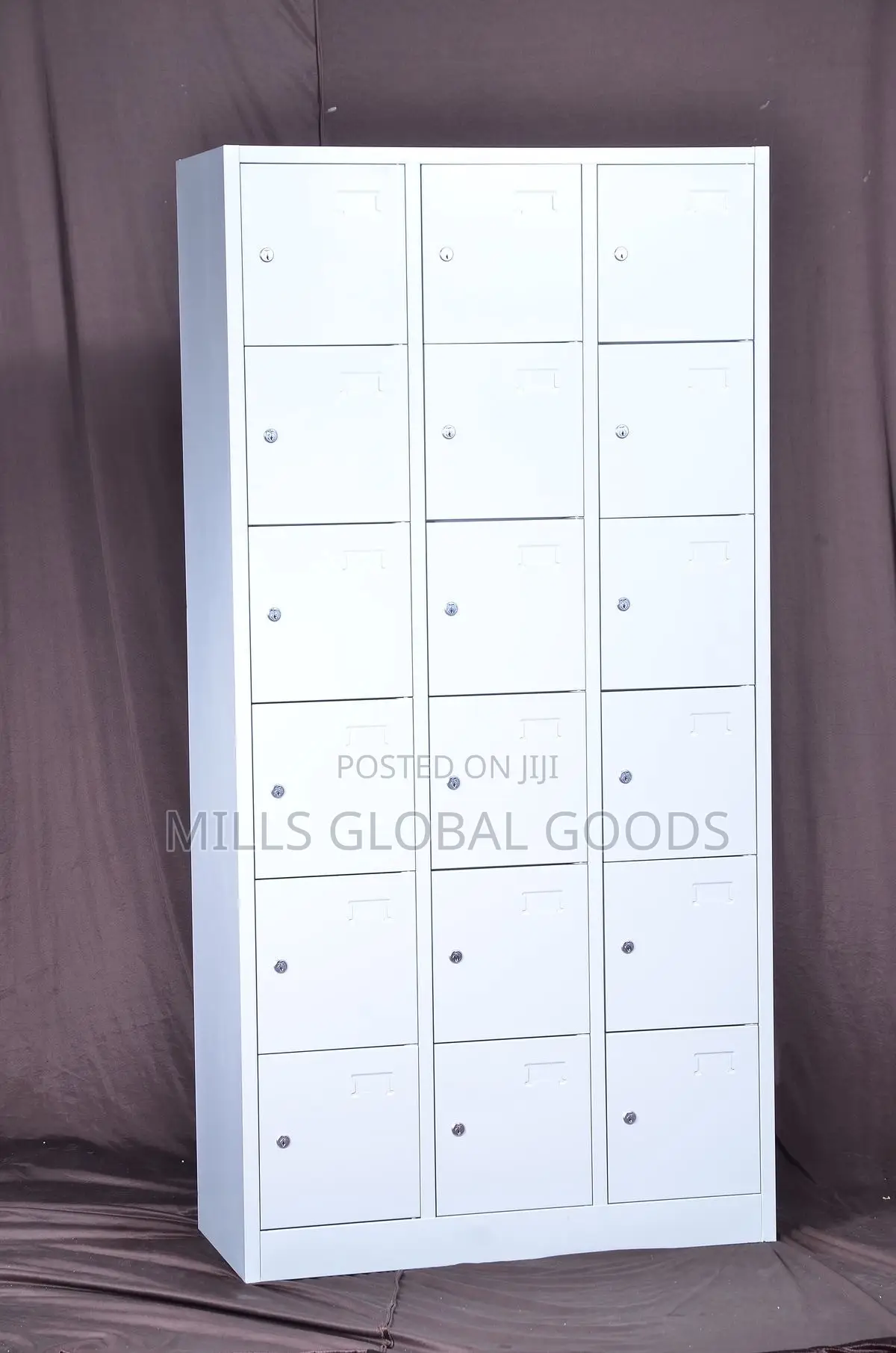 18 Doors Locker Cabinet