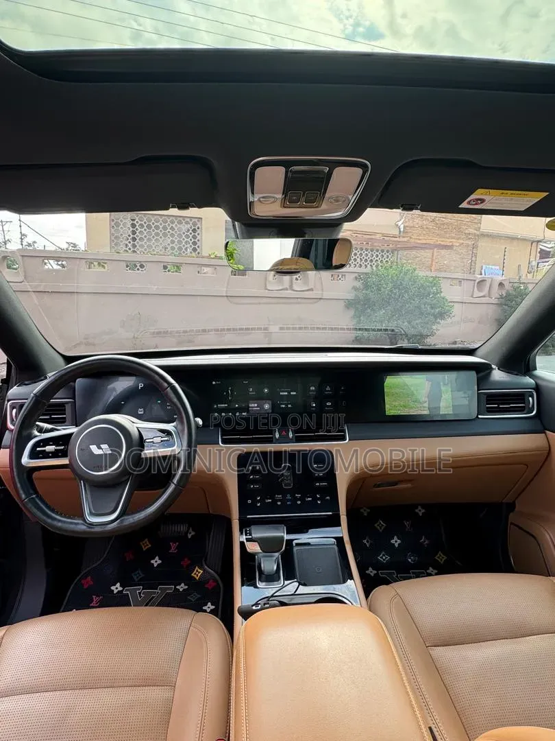 Li Auto One 2022 Gray