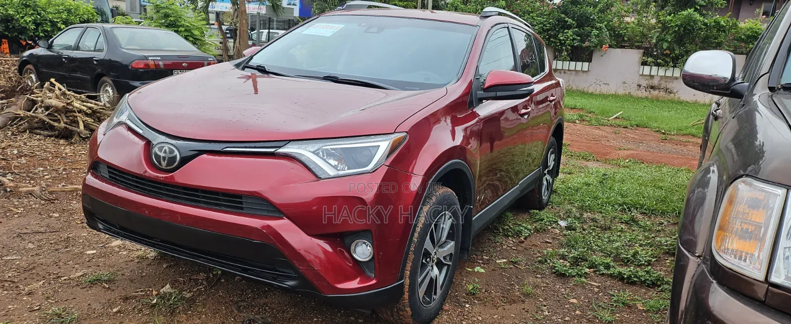 Toyota RAV4 LE 4dr SUV (2.5L 4cyl 6A) 2018 Red