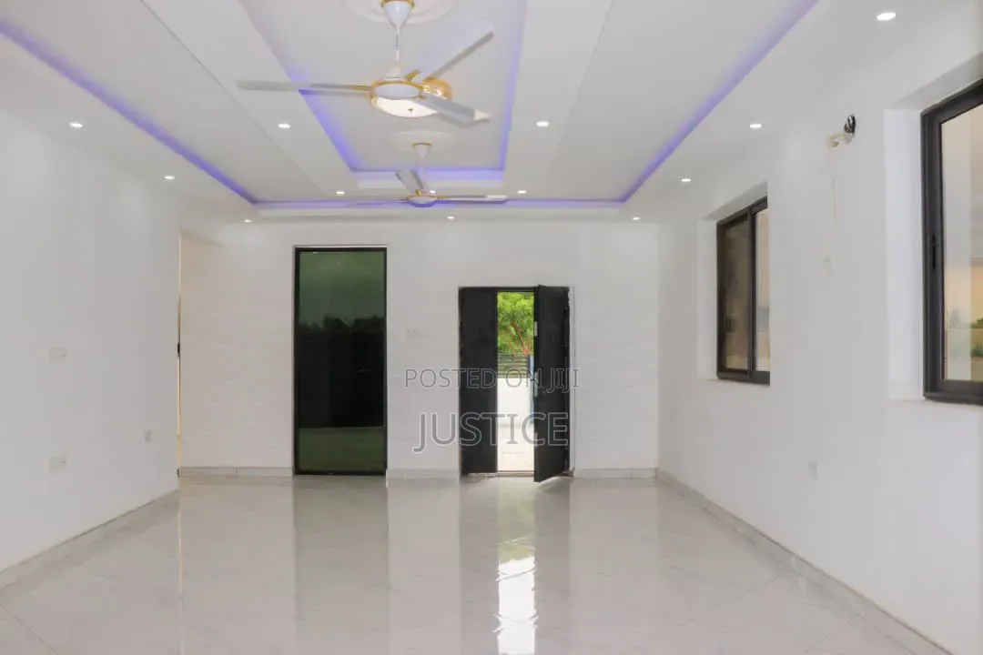 4bdrm House in Comm 26 Borteyman, Community 25 for sale